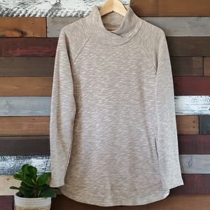 PRANA SWEATER LIKE NEW SIZE MEDIUM!